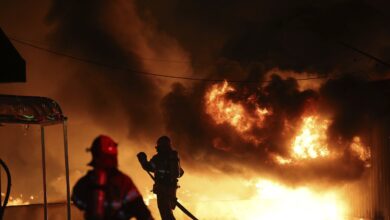 الأمطار والطقس البارد يساندان جهود الإطفاء في كوريا الجنوبية لمكافحة حرائق الغابات الكارثية