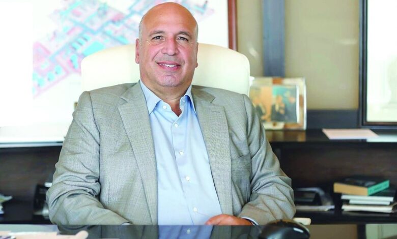 أحمد هيكل في حوار محمد علي خير: والدي كان متسامحا مع خصومه.. وعجز الطاقة 2001 جوهر أزمة الدين أحمد هيكل في حوار محمد علي خير: والدي كان متسامحا مع خصومه.. وعجز الطاقة 2001 جوهر أزمة الدين