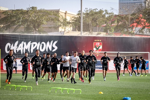 الأهلي يستأنف تدريباته استعدادا لمباراة الجونة في الدوري الأهلي يستأنف تدريباته استعدادا لمباراة الجونة في الدوري