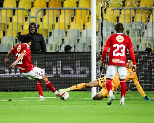 بلدغة مروان عثمان.. الأهلي يفوز على سموحة بصعوبة ويتصدر الدوري مؤقتا