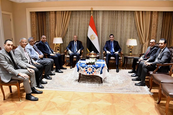 وزير الشباب والرياضة يستقبل مجلس إدارة النادي الإسماعيلي ويتلقى التهنئة وزير الشباب والرياضة يستقبل مجلس إدارة النادي الإسماعيلي ويتلقى التهنئة