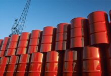 النفط يتجاوز 100 دولار للبرميل مجددا بعد انتهاء محادثات أمريكا وإيران دون اتفاق