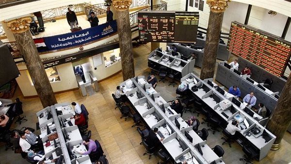 البورصة المصرية توقف التداولات على أكثر من 50 سهما للحد من الخسائر