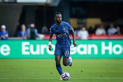 الهلال السعودي يعلن إصابة تمبكتي قبل مواجهة أهلي جدة