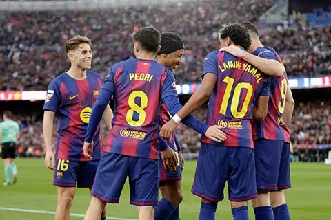 تشكيل هجومي لبرشلونة أمام رايو فالييكانو تشكيل هجومي لبرشلونة أمام رايو فالييكانو