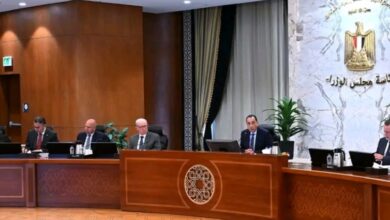 رئيس الوزراء يترأس اجتماع المجموعة الوزارية الاقتصادية بحضور حسن عبدالله