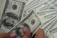 الدولار يرتفع أمام الجنيه خلال تعاملات اليوم الخميس