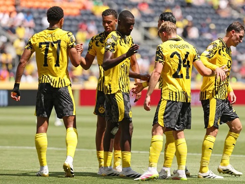 صراع إنجليزي على نجم دورتموند.. أستون فيلا يدخل سباق ضم براندت