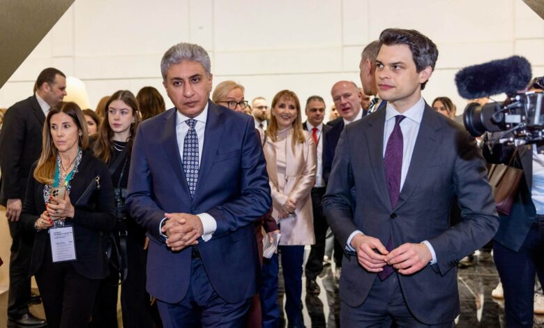 عمدة برلين يزور الجناح المصري في ITB Berlin ويُبدي رغبته في زيارة المتحف الكبير عمدة برلين يزور الجناح المصري في ITB Berlin ويُبدي رغبته في زيارة المتحف الكبير