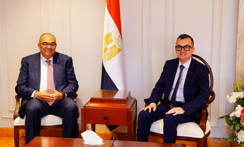 وزير التخطيط يبحث مع المبعوث الأممي لتمويل التنمية آليات توسيع أدوات التمويل المبتكر وزير التخطيط يبحث مع المبعوث الأممي لتمويل التنمية آليات توسيع أدوات التمويل المبتكر