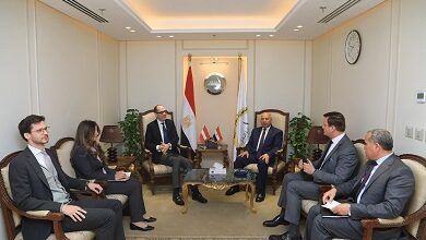 وزير النقل يبحث مع شركة بلاسر النمساوية إنشاء مركز إقليمي لصيانة ماكينات تجديدات السكك الحديدية