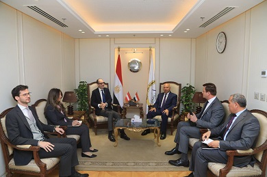 وزير النقل يبحث مع شركة بلاسر النمساوية إنشاء مركز إقليمي لصيانة ماكينات تجديدات السكك الحديدية