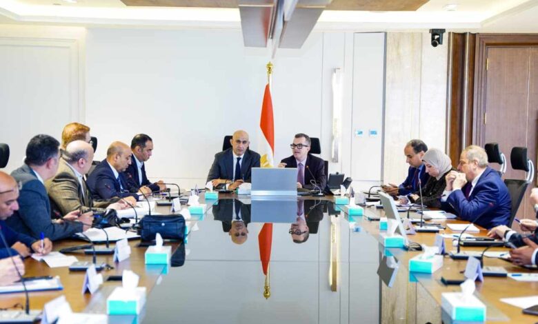 وزيرا التخطيط والتعليم يناقشان الخطة الاستثمارية لتعزيز جهود الدولة في تطوير منظومة التعليم وزيرا التخطيط والتعليم يناقشان الخطة الاستثمارية لتعزيز جهود الدولة في تطوير منظومة التعليم