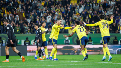 النصر يواصل الصدارة بثنائية أمام الأخدود في الدوري السعودي