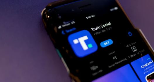 تراجع حاد في سهم تروث سوشيال يطيح برئيسها التنفيذي وتعيين قيادة مؤقتة جديدة