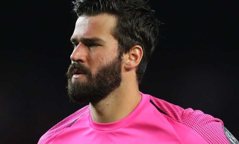 حارس ليفربول يمنح يوفنتوس الضوء الأخضر