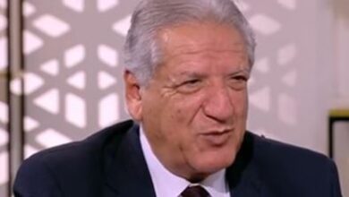 فخري الفقي: الحكومة تتبع سياسة التحوط عند شراء النفط.. وشركات التأمين تغطي فارق الزيادة