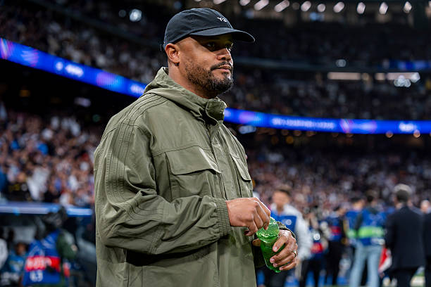 كومباني يتحفظ بشأن مستقبل نوير بعد تألقه اللافت أمام ريال مدريد