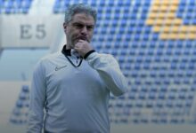 معتمد جمال يعقد جلسة تحفيزية مع لاعبي الزمالك قبل مواجهة بيراميدز