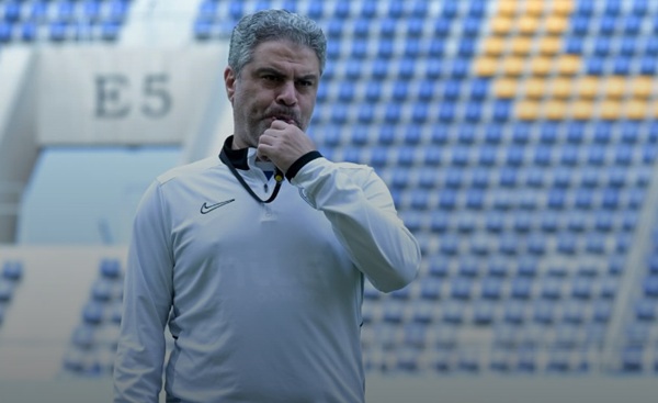 معتمد جمال يعقد جلسة تحفيزية مع لاعبي الزمالك قبل مواجهة بيراميدز