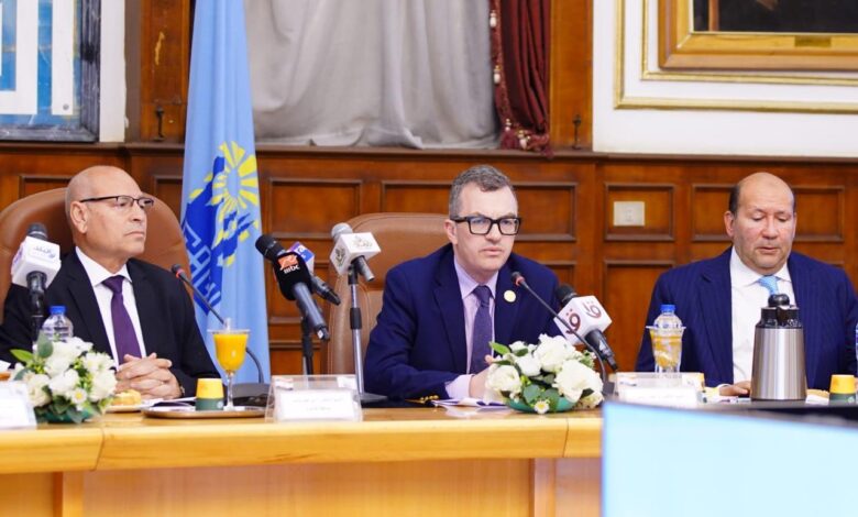 وزير التخطيط: الأزمات الجيوسياسية أظهرت الحاجة للاعتماد على الطاقة الجديدة