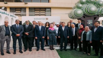 وزير الزراعة يتفقد جناح البنك الزراعي المصري في «معرض زهور الربيع»