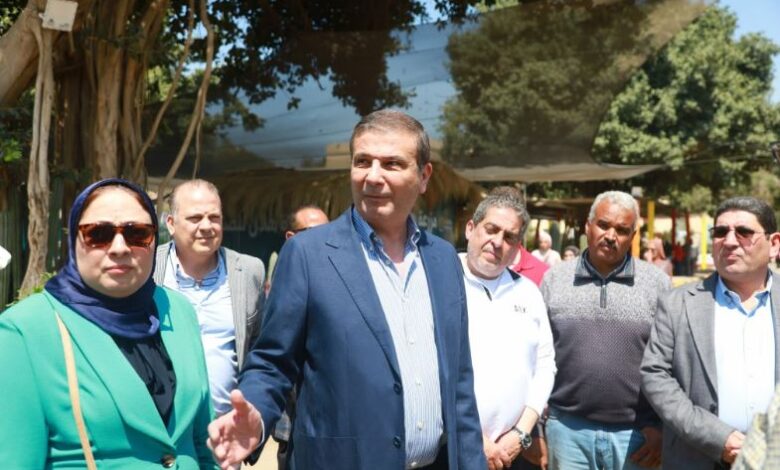 وزير الزراعة يتفقد معرض الزهور بالدقي ويقرر مده لنهاية مايو مع إعفاء العارضين من الرسوم