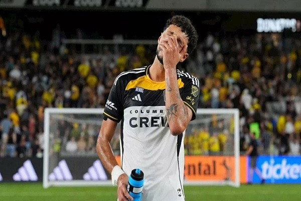 وسام أبو علي يعلن إصابته بقطع في الرباط الصليبي وغضروف الركبة