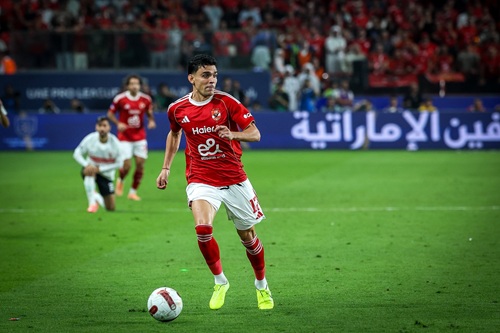 أشرف بن شرقي يبدع في القمة بهدف رائع أمام الزمالك
