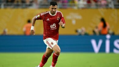 الدباغ يطارد تريزيجيه.. صراع الهداف يشعل قمة الأهلي والزمالك