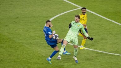 النصر يتعثر أمام الهلال في الديربي ويؤجل حسم لقب الدوري السعودي