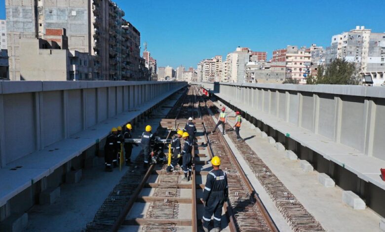 النقل: إنتاج 21 قطارا بإجمالي 189 عربة لمترو الإسكندرية داخل مصنع نيرك
