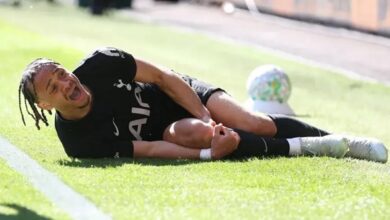 كومان مدرب هولندا يبحث عن بدائل بعد إصابة سيمونز