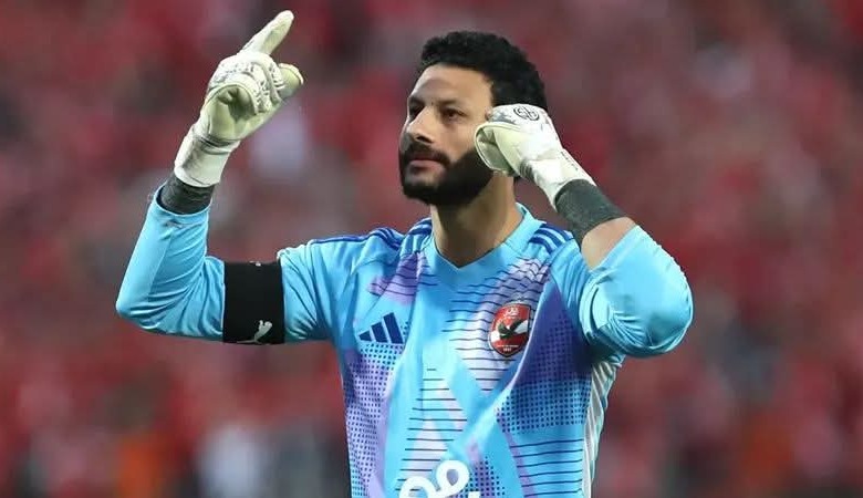 محمد الشناوي يقترب من حراسة عرين الأهلي أمام المصري في ختام الدوري