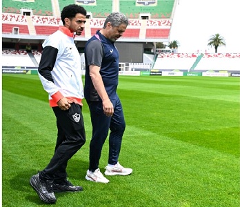 معتمد جمال وعمر جابر يعاينان أرضية ملعب 5 يوليو قبل مواجهة اتحاد العاصمة
