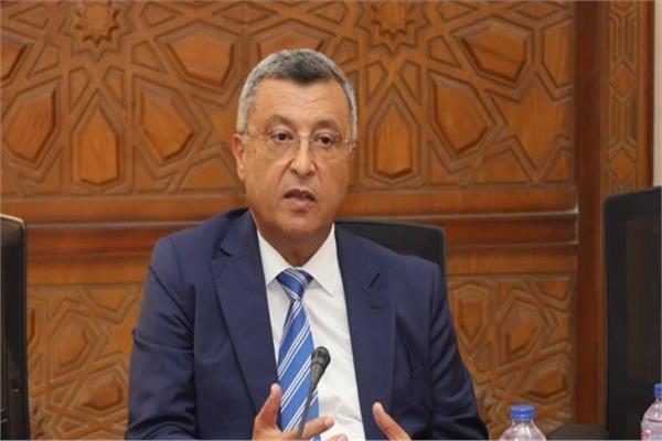 وزير البترول الأسبق: من المحتمل استمرار أسعار النفط عند 100 دولار لمدة عام بعد الحرب